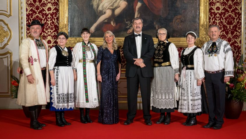 Ministerpräsident Dr. Markus Söder und Karin Baumüller-Söder ...