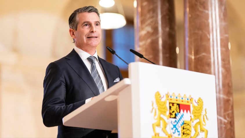 Europaminister Eric Beißwenger begrüßt das Konsularische ...