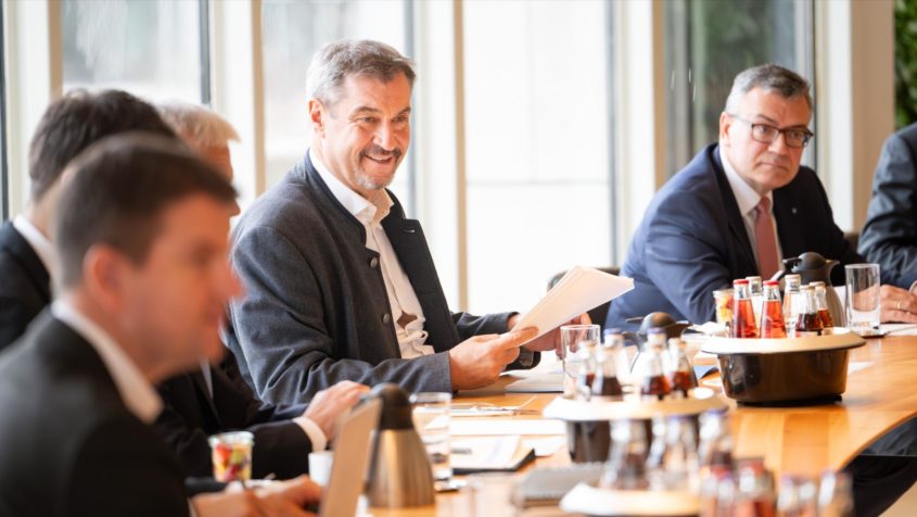 Ministerpräsident Dr. Markus Söder leitet die Sitzung des Ministerrates.