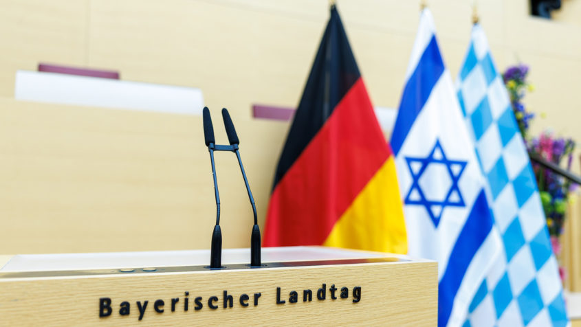 Die Diskussionsrunde "Israel und Bayern: Verbunden in Vergangenheit und Zukunft" im Rahmen des Bayerisch-Israelischen Freundschaftstages des Bayerischen Landtages findet im Plenarsaal des Bayerischen Landtages statt. © Bildarchiv Bayer. Landtag | Fotos: Matthias Balk