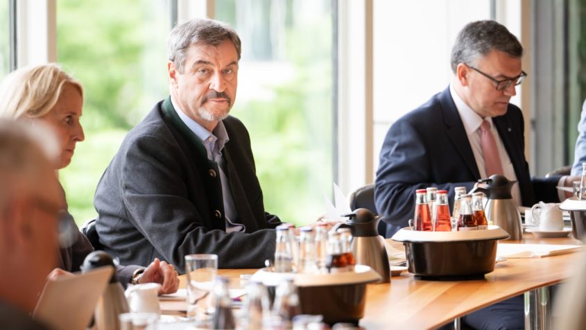 Ministerpräsident Dr. Markus Söder leitet die Sitzung des Ministerrates.