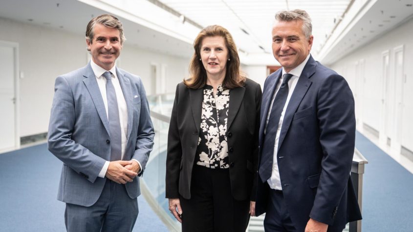 Europaminister Eric Beißwenger, die luxemburgische Botschafterin Sylvie Lucas und der luxemburgische Honorarkonsul Axel Gränitz (v.l.n.r.).