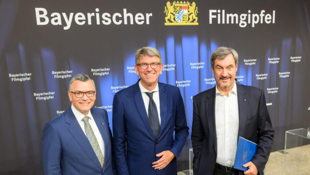 Bayerischer Filmgipfel mit Medienminister Dr. Florian Herrmann, dem Beauftragten der Bundesregierung für Kultur und Medien, Staatsminister Wolfram Weimer, und Ministerpräsident Dr. Markus Söder (v.l.n.r.).