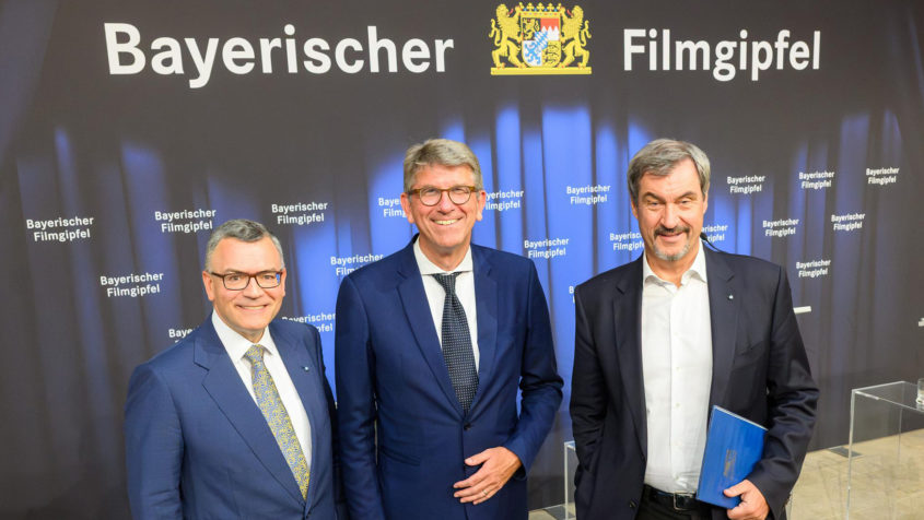 Bayerischer Filmgipfel mit Medienminister Dr. Florian Herrmann, dem Beauftragten der Bundesregierung für Kultur und Medien, Staatsminister Wolfram Weimer, und Ministerpräsident Dr. Markus Söder (v.l.n.r.).