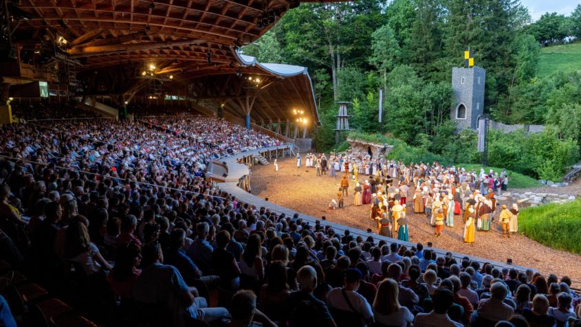 Die Allgäuer Freilichtspiele finden auf der Freilichtbühne in Altusried statt.