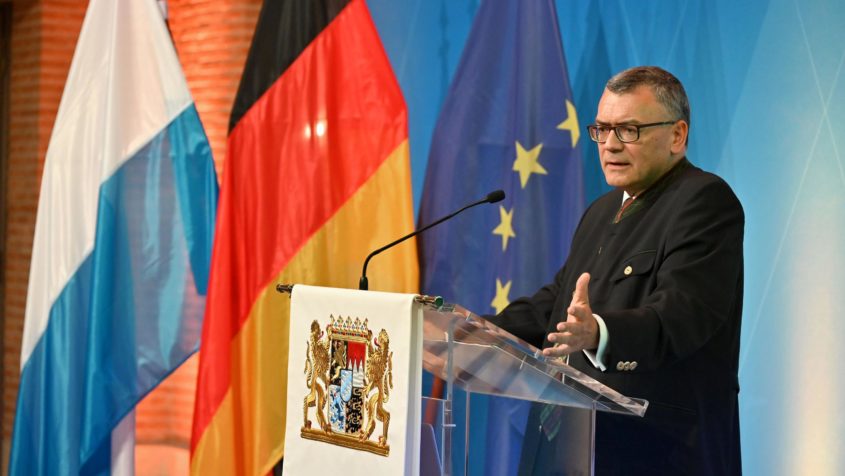 250626_Tagung mit Kommandeuren, Standortältesten und Oberbürgermeistern_FR-5 Staatsminister Dr. Florian Herrmann: