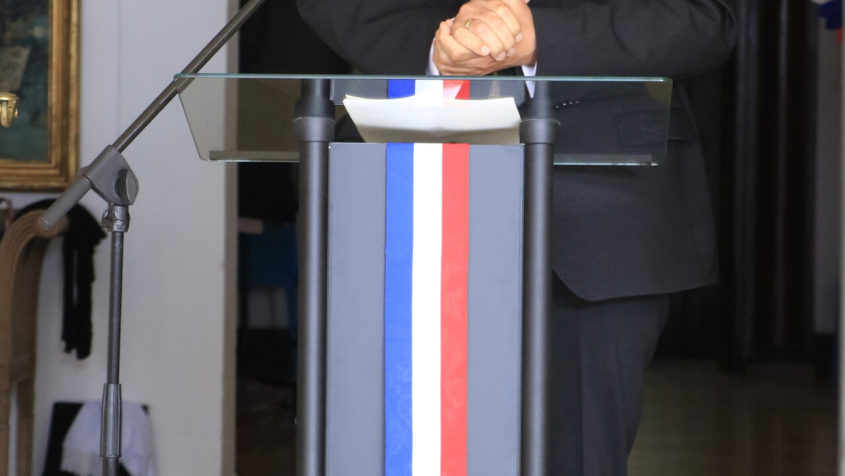 "Frankreich steht auf Platz 7 der wichtigsten Handelspartner Bayerns, mehr als 23.000 französische Staatsbürger leben bei uns und über 400 Hochschulpartnerschaften vernetzen Studierende und Forschende hier wie dort. Unsere Geschichte lehrt uns, wie wertvoll dieses vertrauensvolle Miteinander ist." - Staatsminister Dr. Florian Herrmann. © Generalkonsulat der Französischen Republik in München