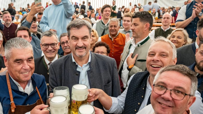 Ministerpräsident Dr. Markus Söder: "Herzlichen Glückwunsch zum 50. Jubiläum und ein herzliches Vergelt’s Gott an alle Ehrenamtlichen für ihren unermüdlichen Einsatz."