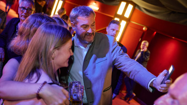 Selfie mit dem Bayerischen Ministerpräsidenten. © Bayerische Staatskanzlei | Henning Schacht.