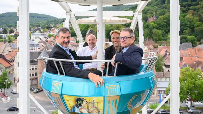 Ministerpräsident Dr. Markus Söder, MdB Alexander Hoffmann, MdL Martin Stock und der 1. Bürgermeister der Stadt Miltenberg Bernd Kahlert (v.l.n.r.) auf der Michaelismesse Miltenberg.