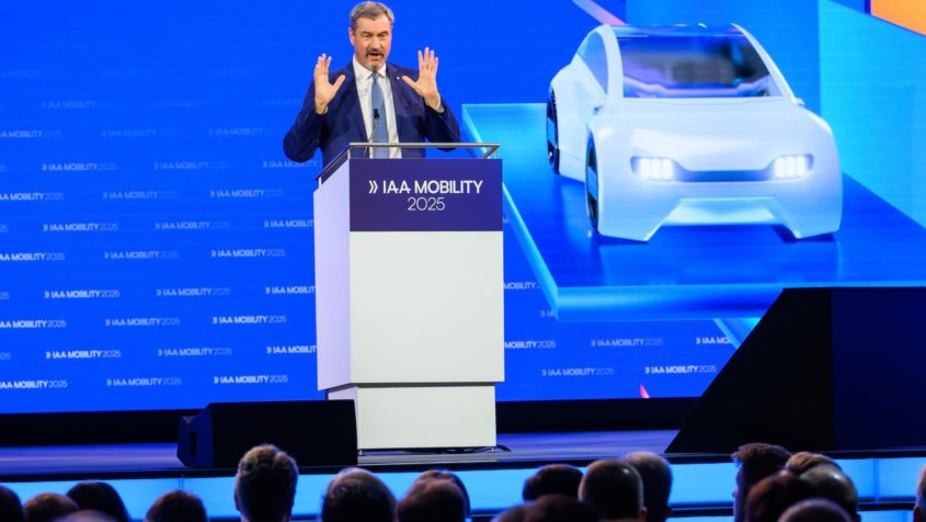 Ministerpräsident Dr. Markus Söder: "Bayern ist im Autofieber: Wir sind Autoland und wollen es bleiben. Es braucht einen Comeback-Plan fürs Auto in ganz Deutschland. Das Auto ist das Herzstück unserer Wirtschaft."