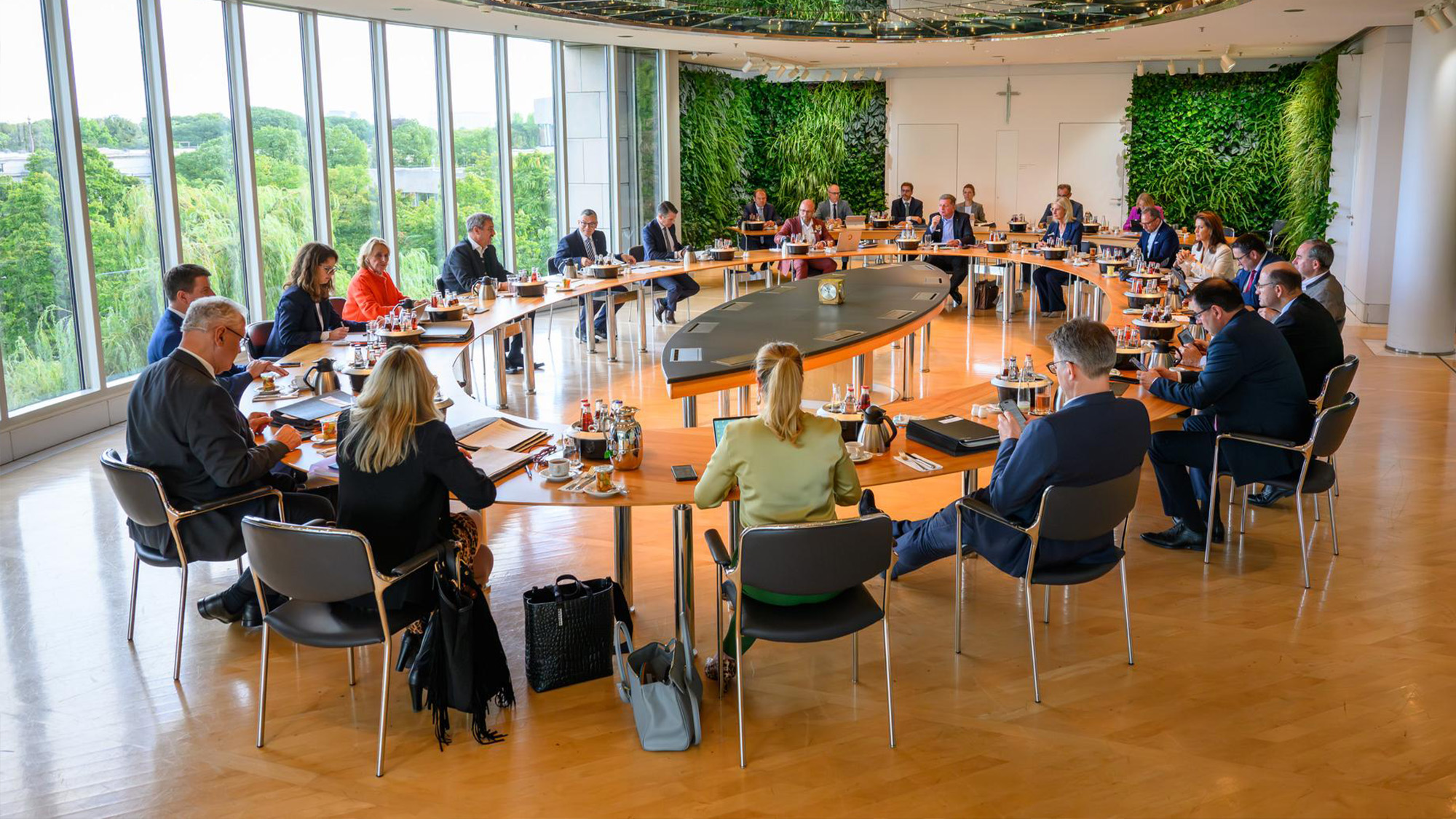 Das Kabinett befasst sich in seiner Sitzung am 16. September insbesondere mit dem Schulstart in Bayern.