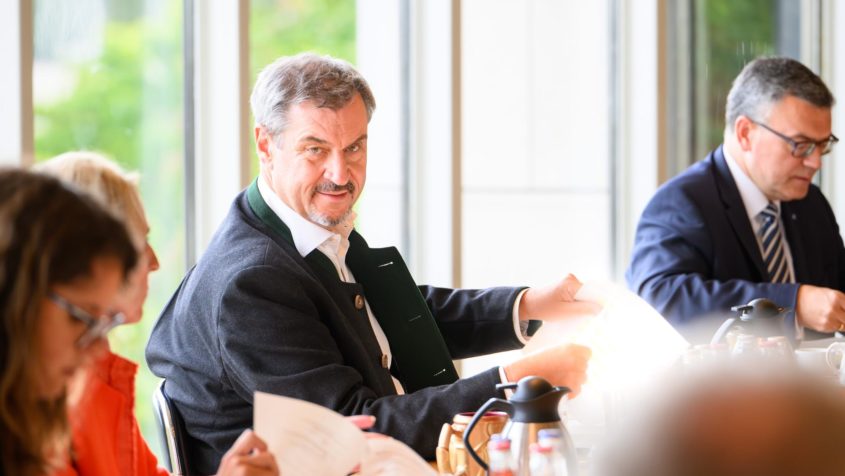 Ministerpräsident Dr. Markus Söder leitet die Kabinettssitzung.
