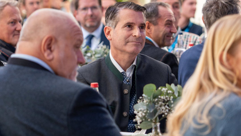 251024_Endress+Hauser Wetzer GmbH + Co. KG_FR-3 Europaminister Eric Beißwenger während der Eröffnung des ...