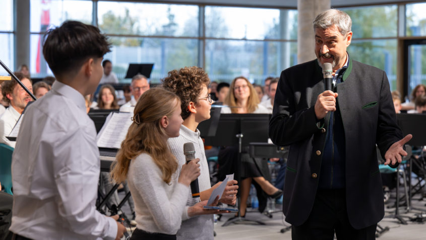 20251028-Gymnasium-Karslfeld-009 Ministerpräsident Dr. Markus Söder während der feierlichen Einweihung des neu errichteten Gymnasiums Karlsfeld.