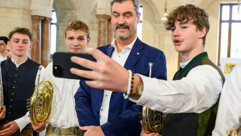 Bayerns Ministerpräsident Dr. Markus Söder: Besuch Schulorchester des Gabrieli-Gymnasiums Eichstätt