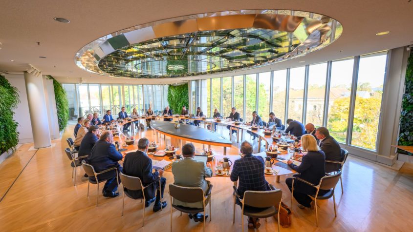 Das Kabinett befasst sich in seiner Sitzung am 21. Oktober 2025 unter Leitung von Ministerpräsident Dr. Markus Söder mit den Themen Deregulierung und Entbürokratisierung.