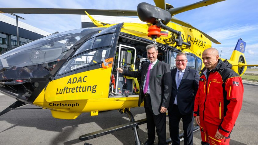 251021_ADAC Luftrettung Campus und 55 Jahre Christoph_FR_3 Ministerpräsident Dr. Markus Söder (links) und der ADAC-Präsident ...