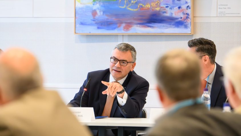 Staatsminister Dr. Florian Herrmann: