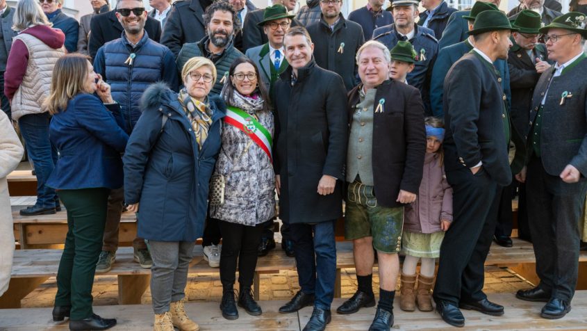 Gruppenbild mit Europaminister Eric Beißwenger und weiteren ...