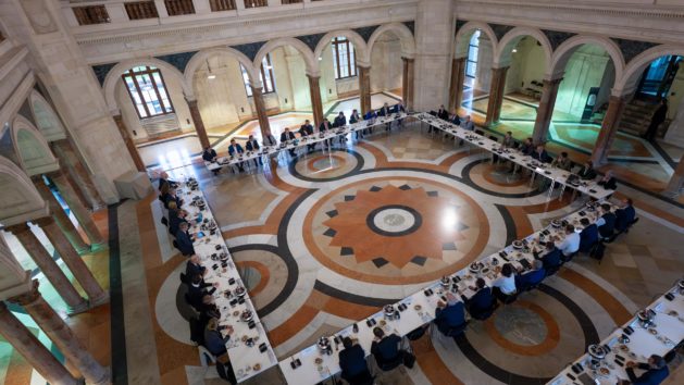 „Start-up- und Technologiegipfel“ im Kuppelsaal in der Staatskanzlei unter anderem mit Ministerpräsident Dr. Markus Söder, Wirtschaftsminister Hubert Aiwanger, Staatskanzleiminister Dr. Florian Herrmann, Wissenschaftsminister Markus Blume, Digitalminister Fabian Mehring, der Bundesministerin für Forschung, Technologie und Raumfahrt, Dorothee Bär, und Vertreterinnen und Vertretern aus Politik, Wirtschaft und Wissenschaft.