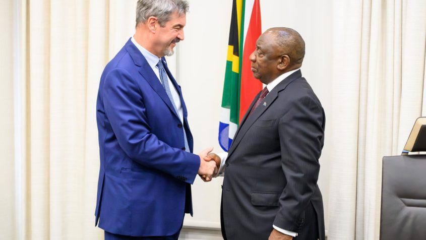 Ministerpräsident Dr. Markus Söder (links) und der Präsident der Republik Südafrika, Cyril Ramaphosa (rechts).