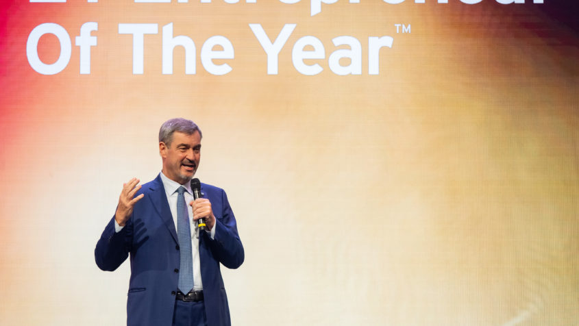 Ministerpräsident Dr. Markus Söder hält eine Rede.