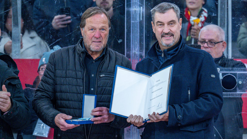 Erich Kühnhackl (links) und Ministerpräsident Dr. Markus Söder (rechts).