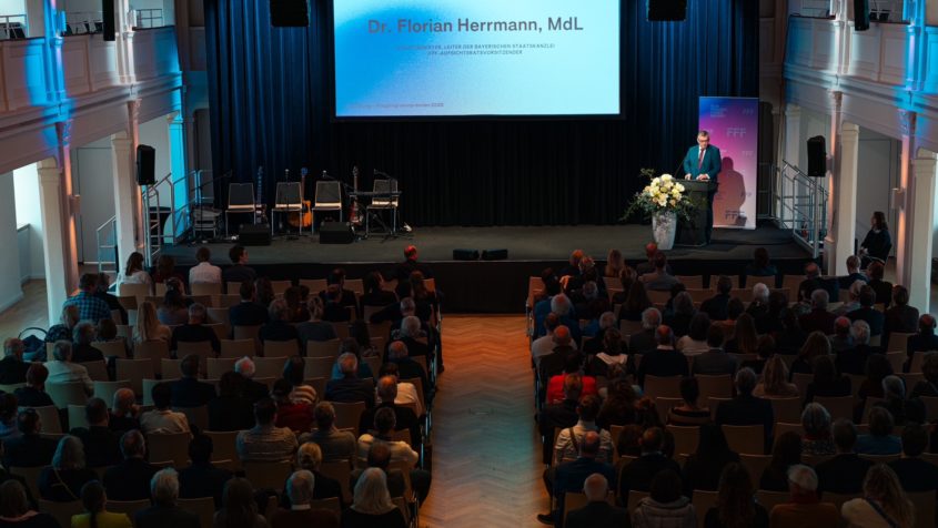 Im Kornhaus Kempten wurden die Kinoprogrammprämien verliehen. ...