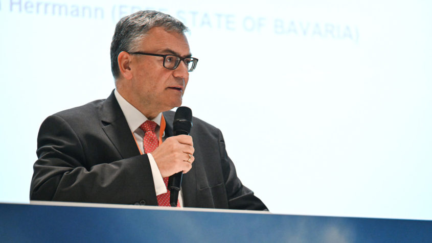 Staatsminister Dr. Florian Herrmann: 