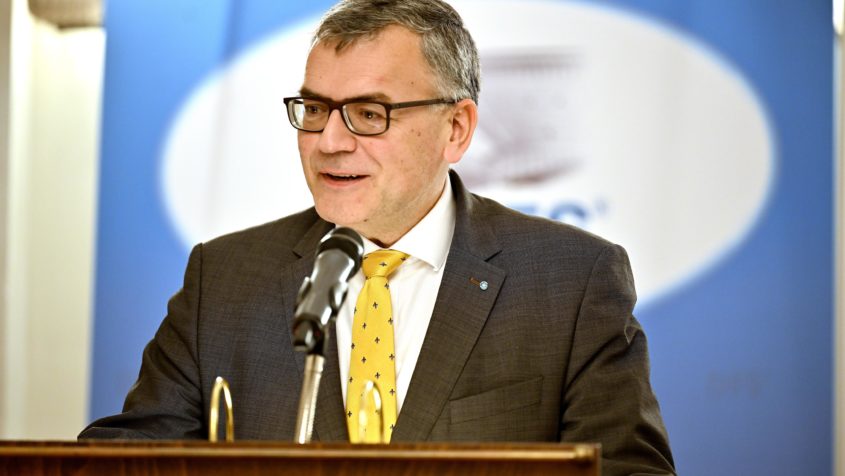 Staatsminister Dr. Florian Herrmann: 