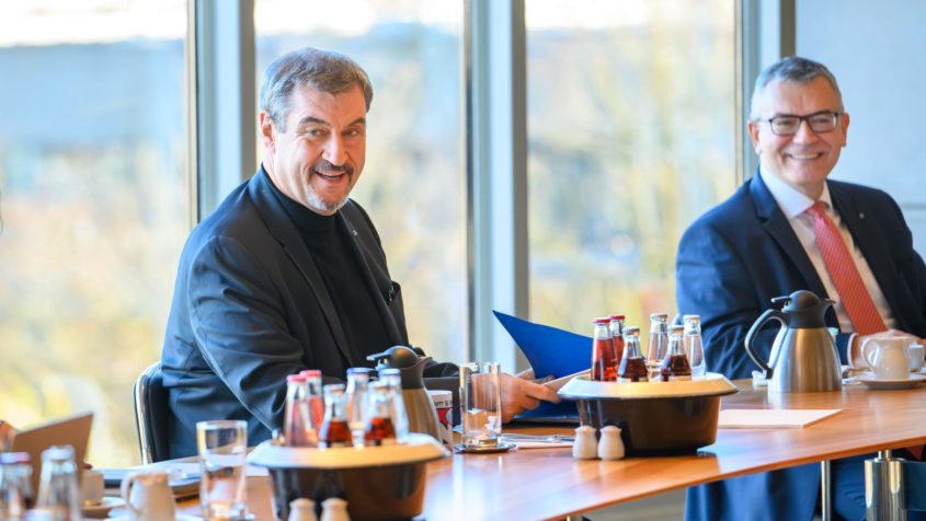 Ministerpräsident Dr. Markus Söder leitet die Sitzung des Ministerrates.