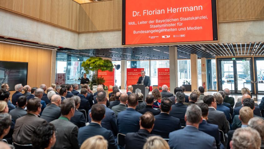 Staatsminister Dr. Florian Herrmann: 