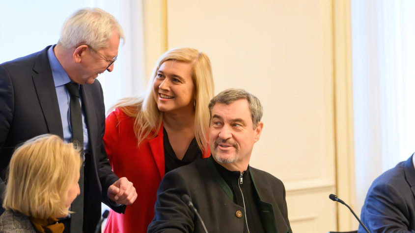 Der Bamberger Landrat Johann Kalb, MdL Melanie Huml und Ministerpräsident ...