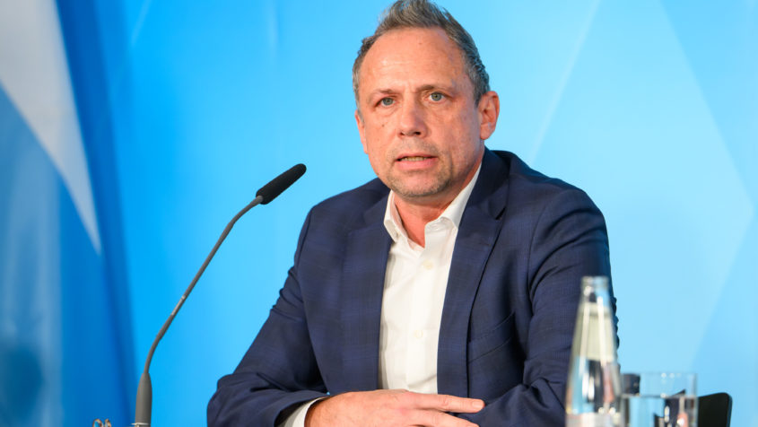 ... Umweltminister Thorsten Glauber und ...