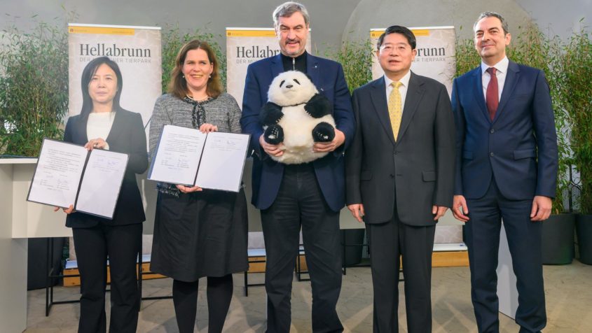 Gruppenbild (v.l.n.r.): An Lidan (Secretary General of China ...