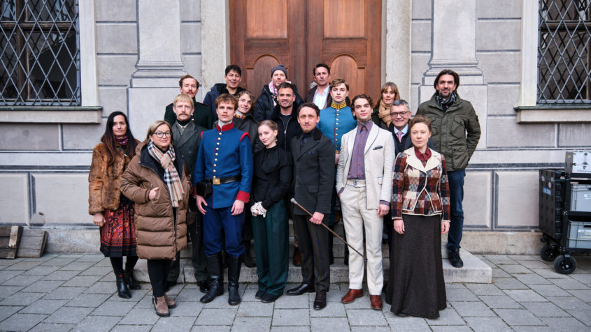 Gruppenbild mit der Geschäftsführerin der FilmFernsehFonds ...