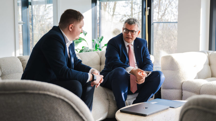 Der Gründer und Geschäftsführer der Cosmema GmbH, Johannes ...