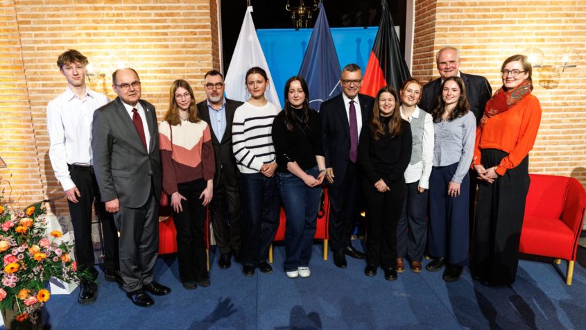 Der Hohe Repräsentant für Bosnien und Herzegowina sowie Präsident ...