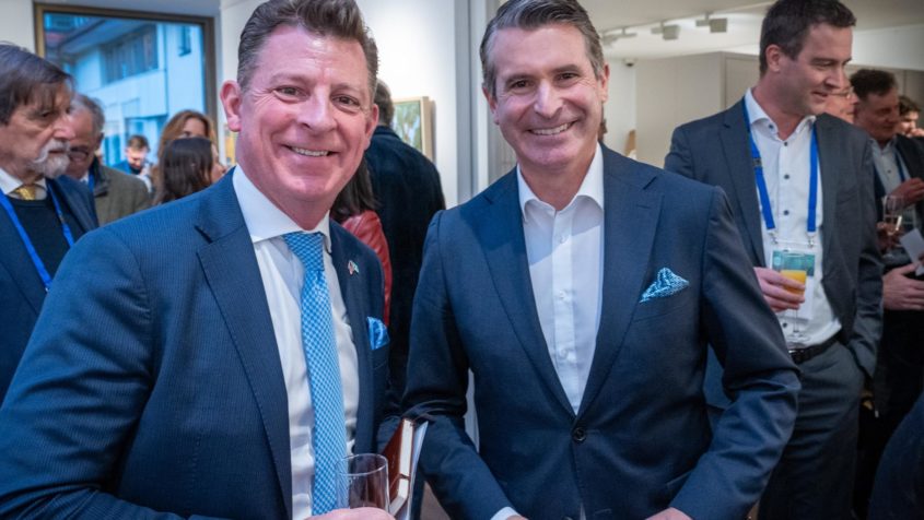 Der fr&uuml;here US-Generalkonsul Timothy Liston und Europaminister Eric Bei&szlig;wenger.