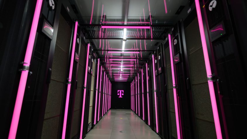 Blick in die KI-Fabrik der Deutschen Telekom.