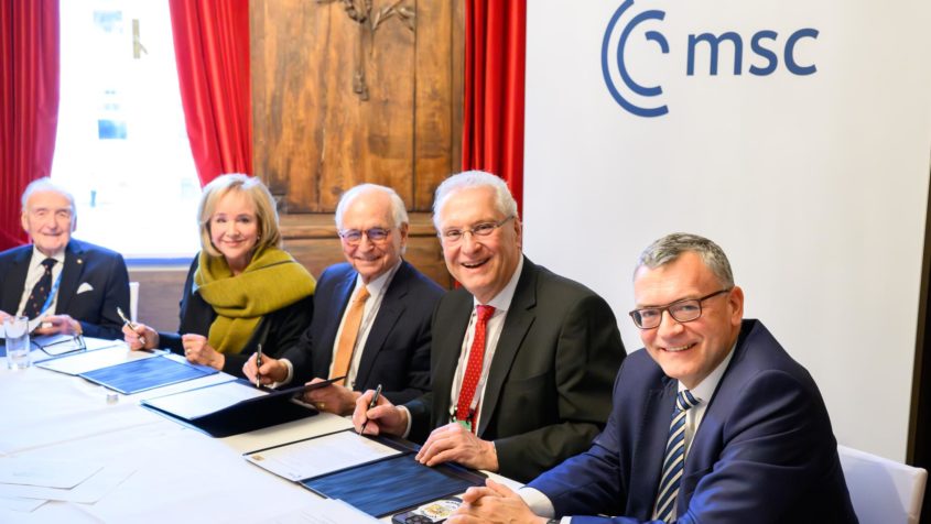 Unterzeichnung einer Absichtserklärung zur Gründung einer ...