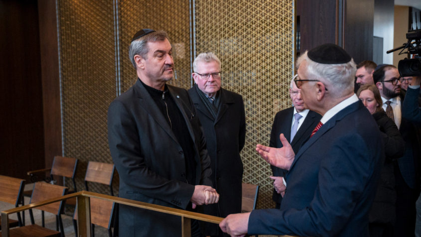 Ministerpr&auml;sident Dr. Markus S&ouml;der besucht das Kultus- und Kulturzentrum der Israelitischen Kultusgemeinde Bayreuth.