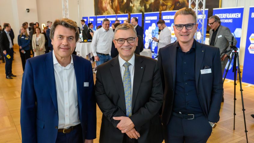 Der Vorstandsvorsitzende der Vereinigung Bayerischer Rundfunkanbieter ...