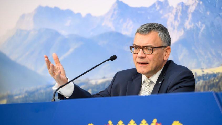 Über die wesentlichen Ergebnisse der Kabinettssitzung informiert ...