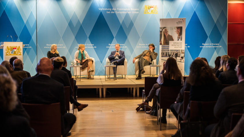 Die Teilnehmenden der Podiumsdiskussion.