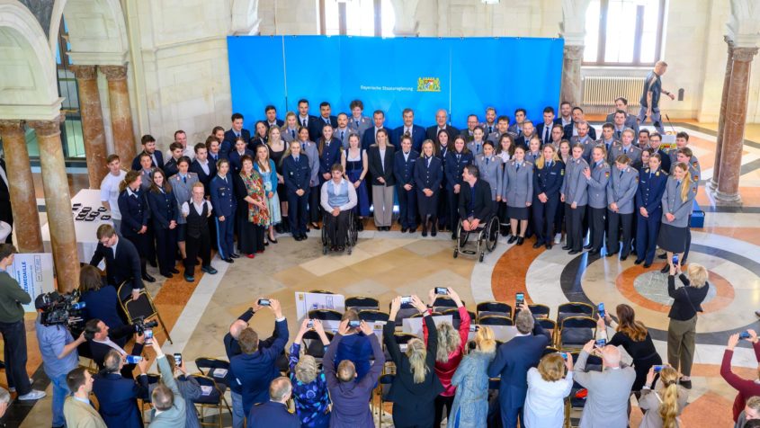 Der „Olympiaempfang 2026″ zu Ehren der bayerischen Teilnehmerinnen ...