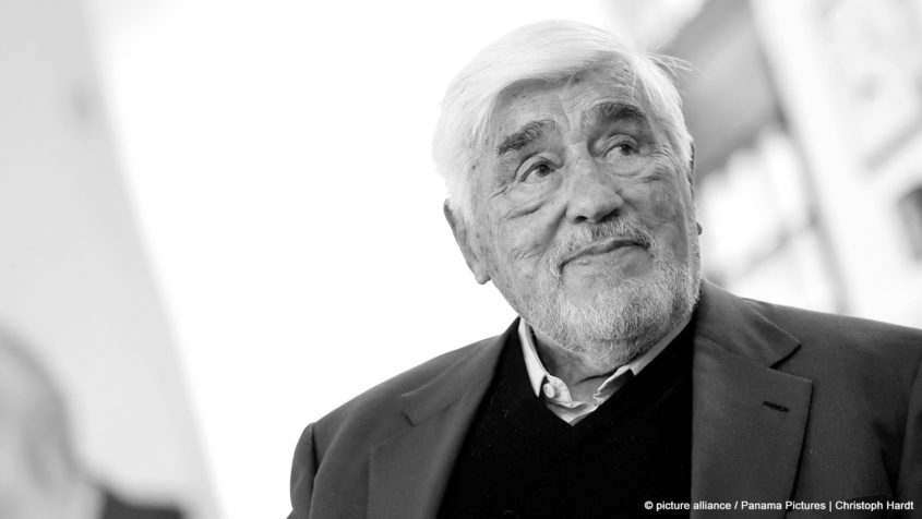 Schauspieler Mario Adorf (93) bei einem Pressetermin im Eifelmuseum bei der Premiere von 'Peterchens Mondfahrt' bei den Burgfestspielen Mayen auf der Genovevaburg. Mayen, 02.06.2024. © picture alliance / Panama Pictures | Christoph Hardt