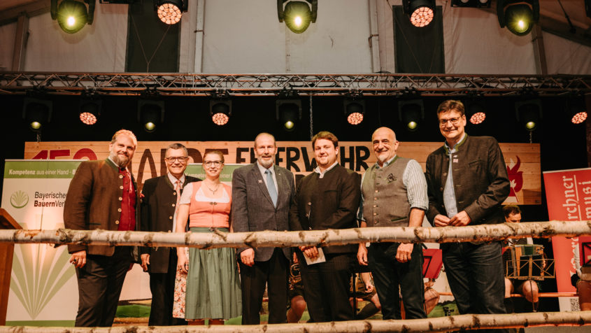 Gruppenbild unter anderem mit Staatskanzleiminister Dr. Florian ...