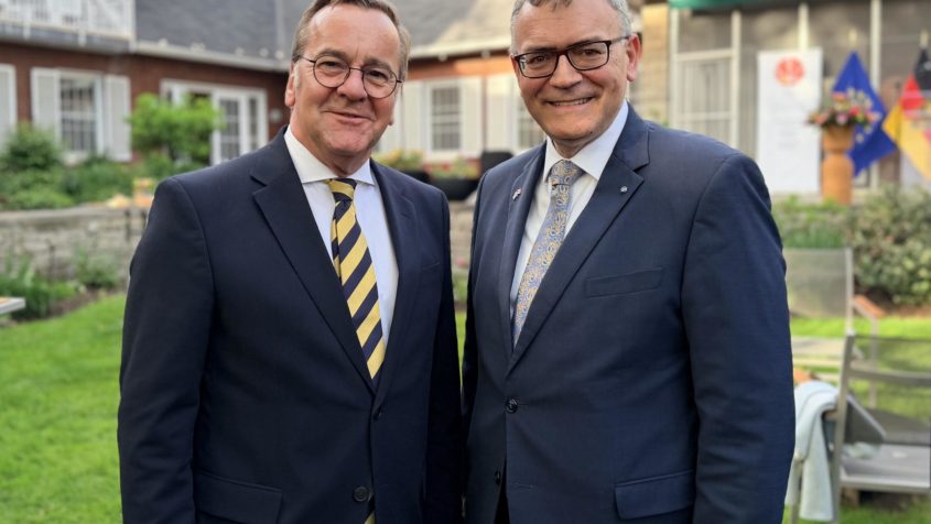 Bundesverteidigungsminister Boris Pistorius und Staatskanzleiminister Dr. Florian Herrmann.